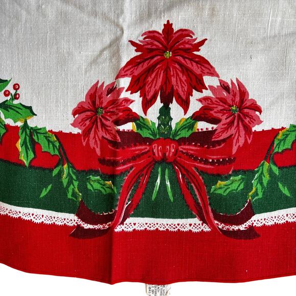Vintage Christmas tablecloth long oval traditional red green white cotton blend - Picture 3 of 8